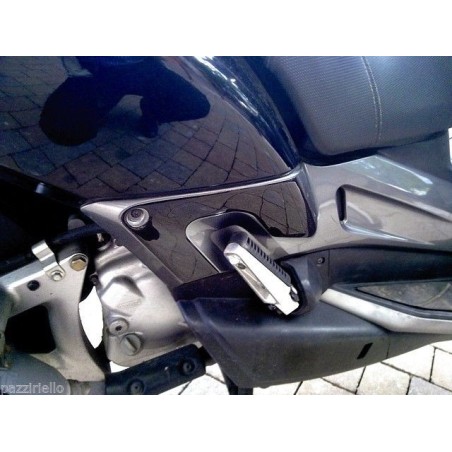 2 ADESIVI 3D PROTEZIONE ZONA PIEDI compatibili per X MAX  YAMAHA XMAX 2006-2009